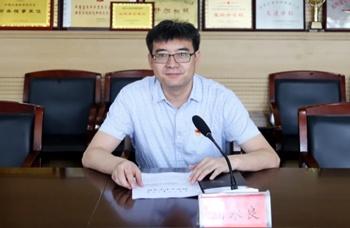 黨委委員、副院長(zhǎng)    周永良